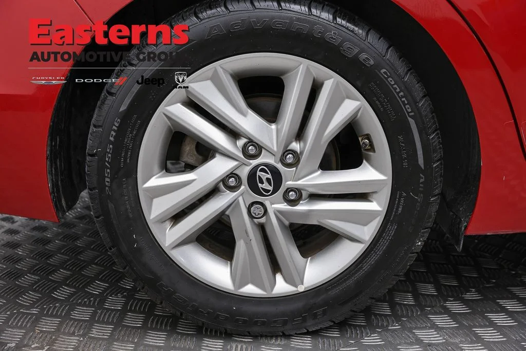 Used 2019 Red Hyundai Value Edition image 31
