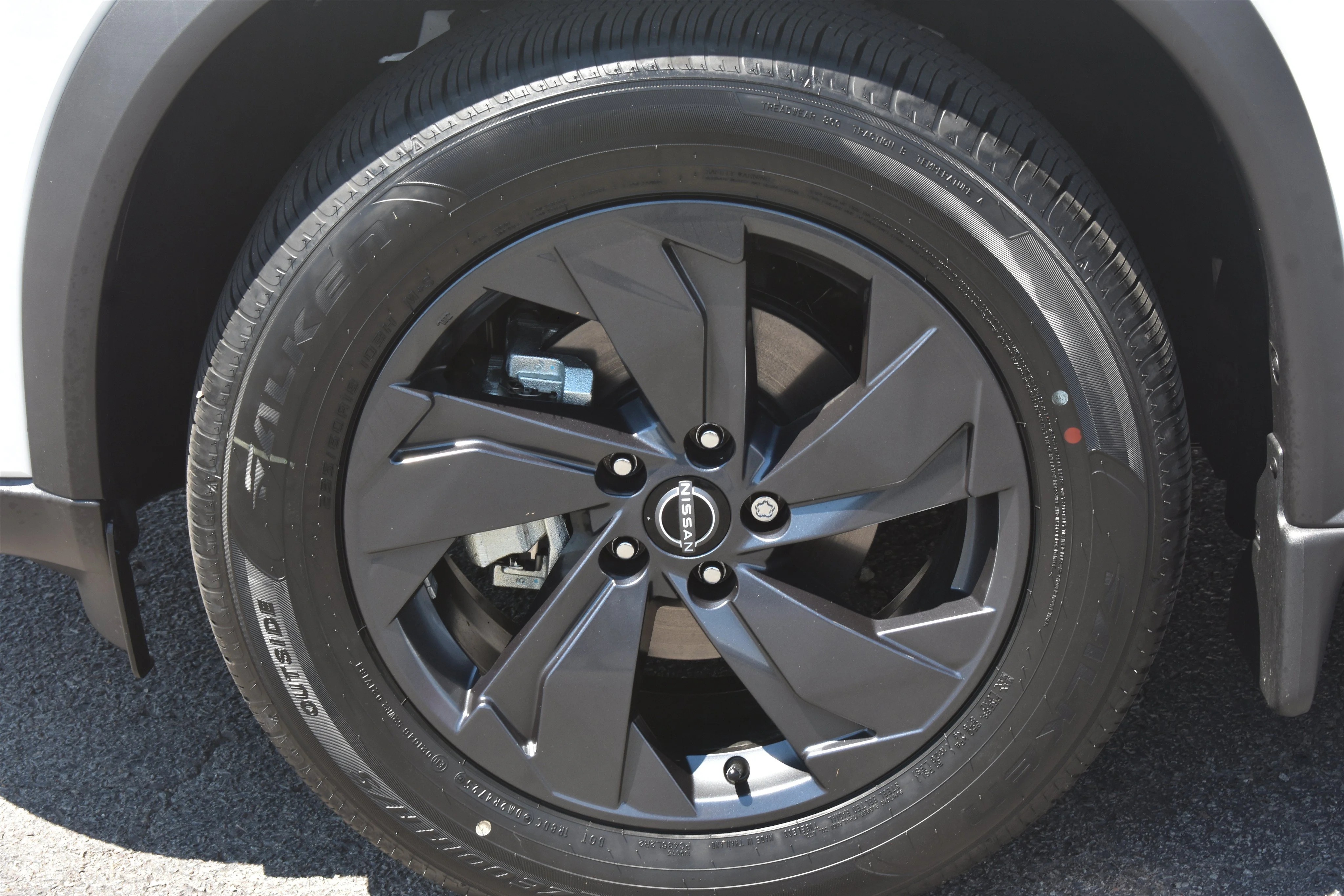 New 2026 Everest White Pearl Tricoat Nissan SV image 9
