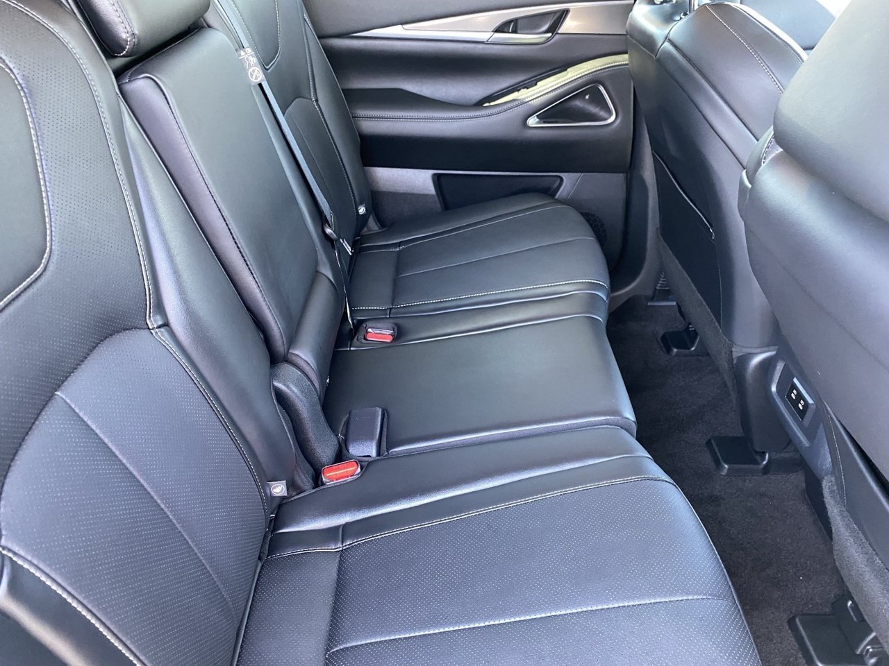 Certified Used 2027 Harbor Gray INFINITI LUXE image 12