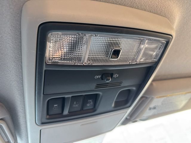 Used 2016 Classic Silver Metallic Toyota SR5 4X4 image 43