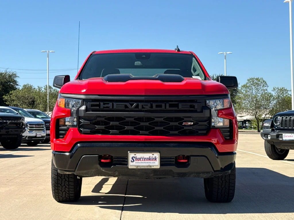 Used 2025 Red Chevrolet Custom Trail Boss image 2