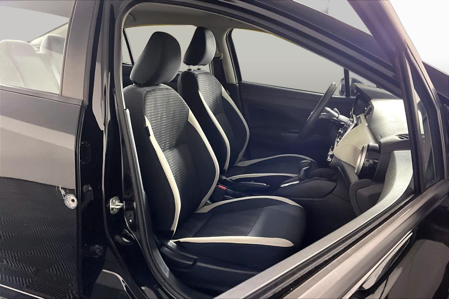 Used 2021 Super Black Nissan SV image 9