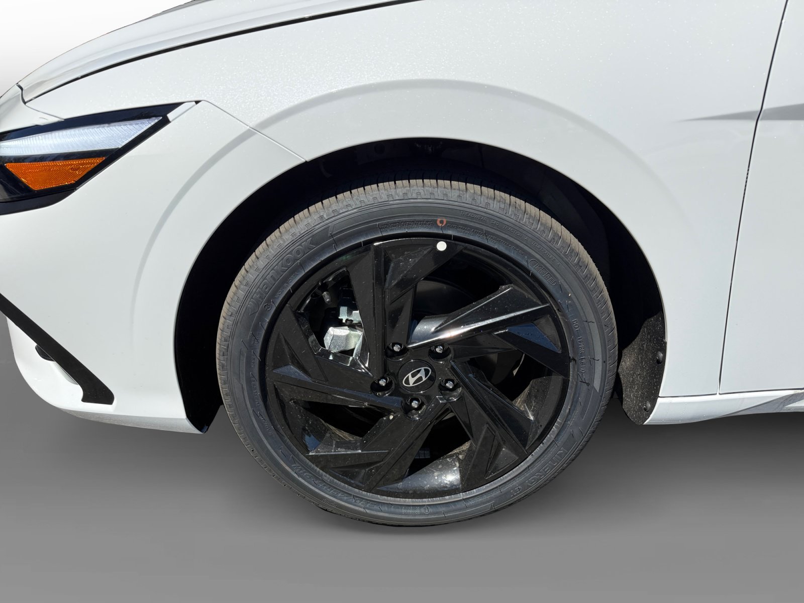 New 2026 Serenity White Hyundai SEL Sport image 9
