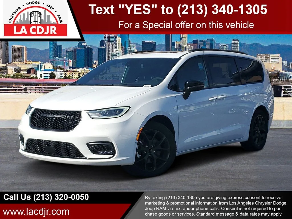 Used 2025 White Chrysler Limited image 1