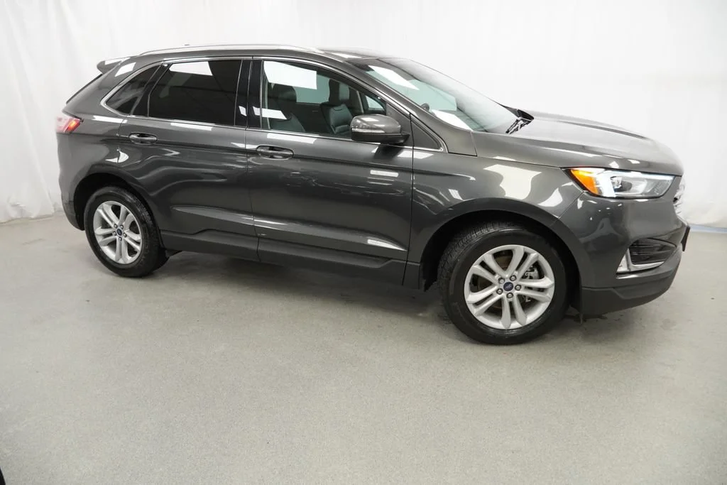 Used 2019 Gray Ford SEL image 5