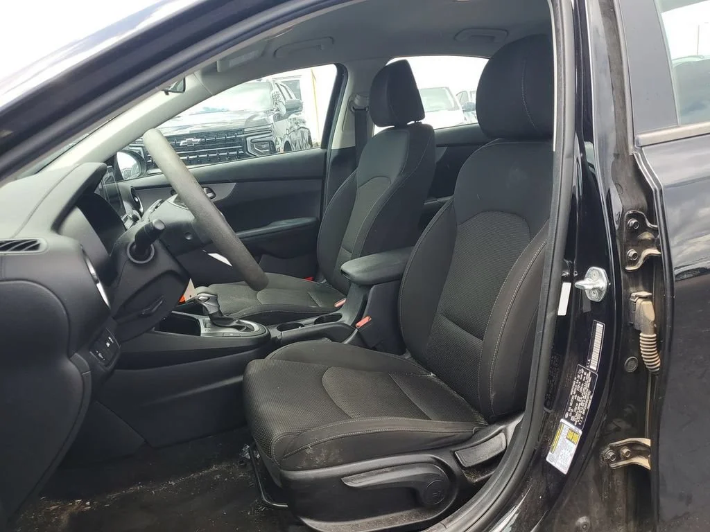 Used 2019 Black Kia LXS image 24