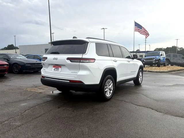 New 2026 Bright White Clear-Coat Exterior Paint Jeep Laredo image 8