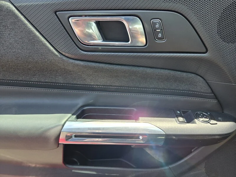 Used 2025 Magenta FORD GT FASTBACK image 32