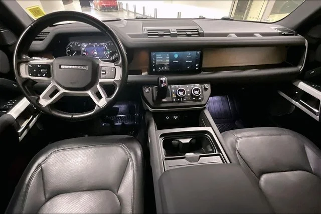 Certified Used 2023 Black Land Rover X-Dynamic SE image 17