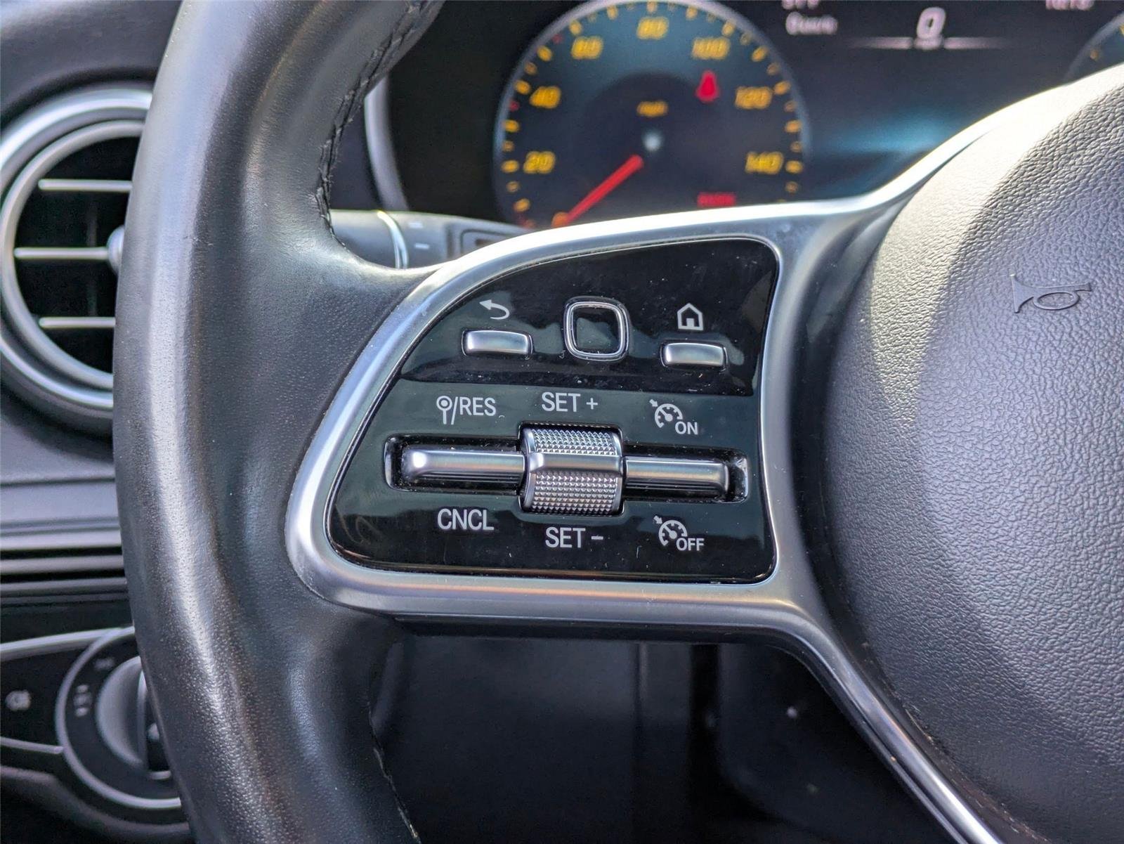 Used 2020 Polar White Mercedes-Benz GLC 300 image 17