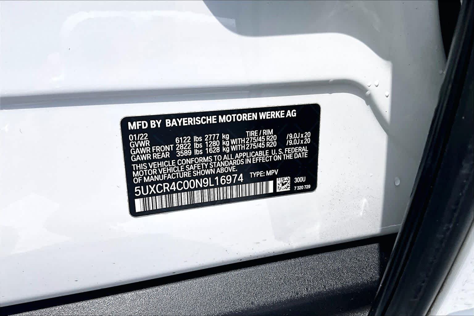 Used 2022 Alpine White BMW sDrive40i image 32