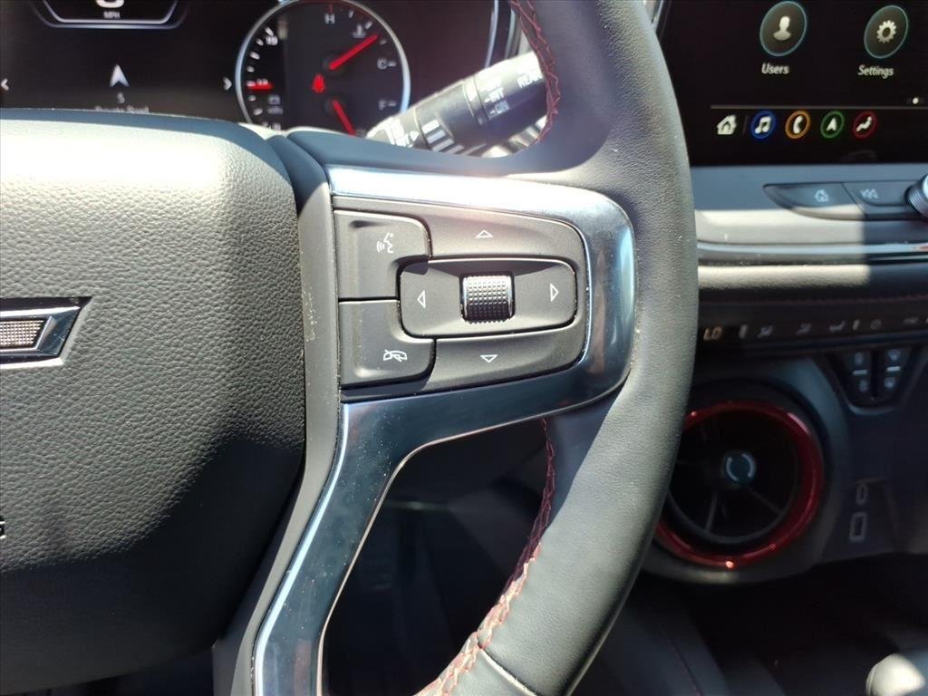 Used 2025 Iridescent Pearl Tricoat Chevrolet RS image 19