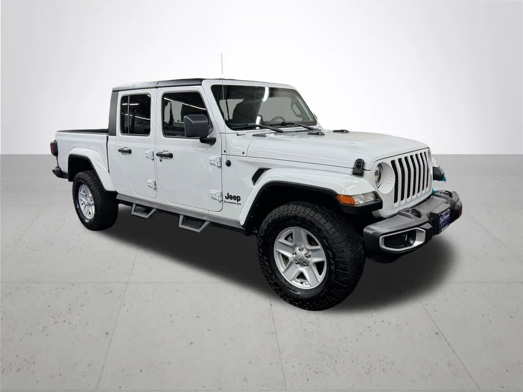 Used 2022 White Jeep Sport image 9