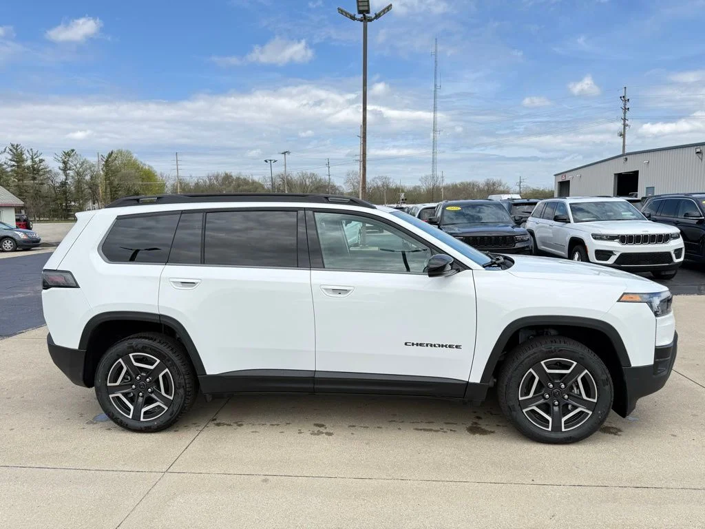 New 2026 Bright White Clear-Coat Exterior Paint Jeep Limited image 8