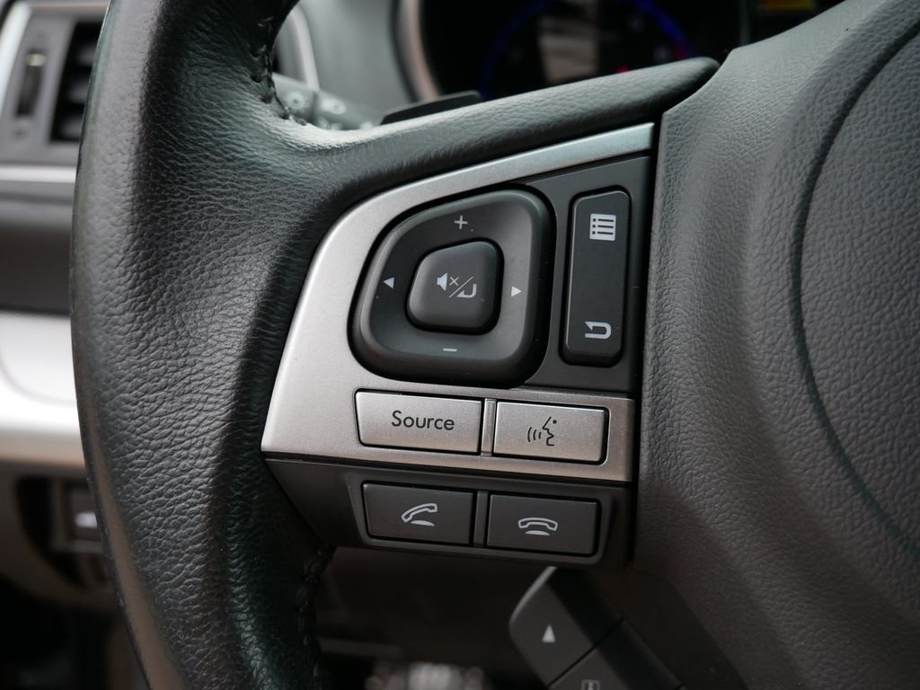 Used 2015 Black Subaru 2.5i image 17