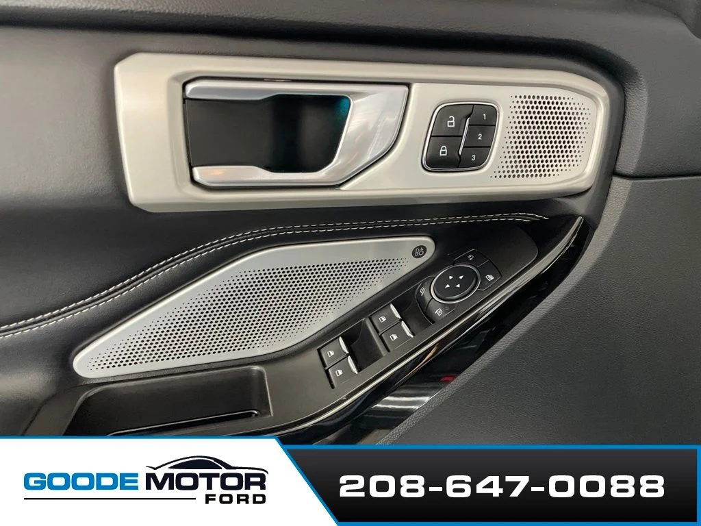 Used 2023 Silver Metallic Ford ST image 9
