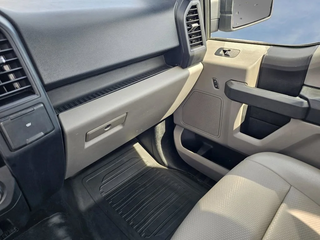 Used 2020 Oxford White Ford XL image 24