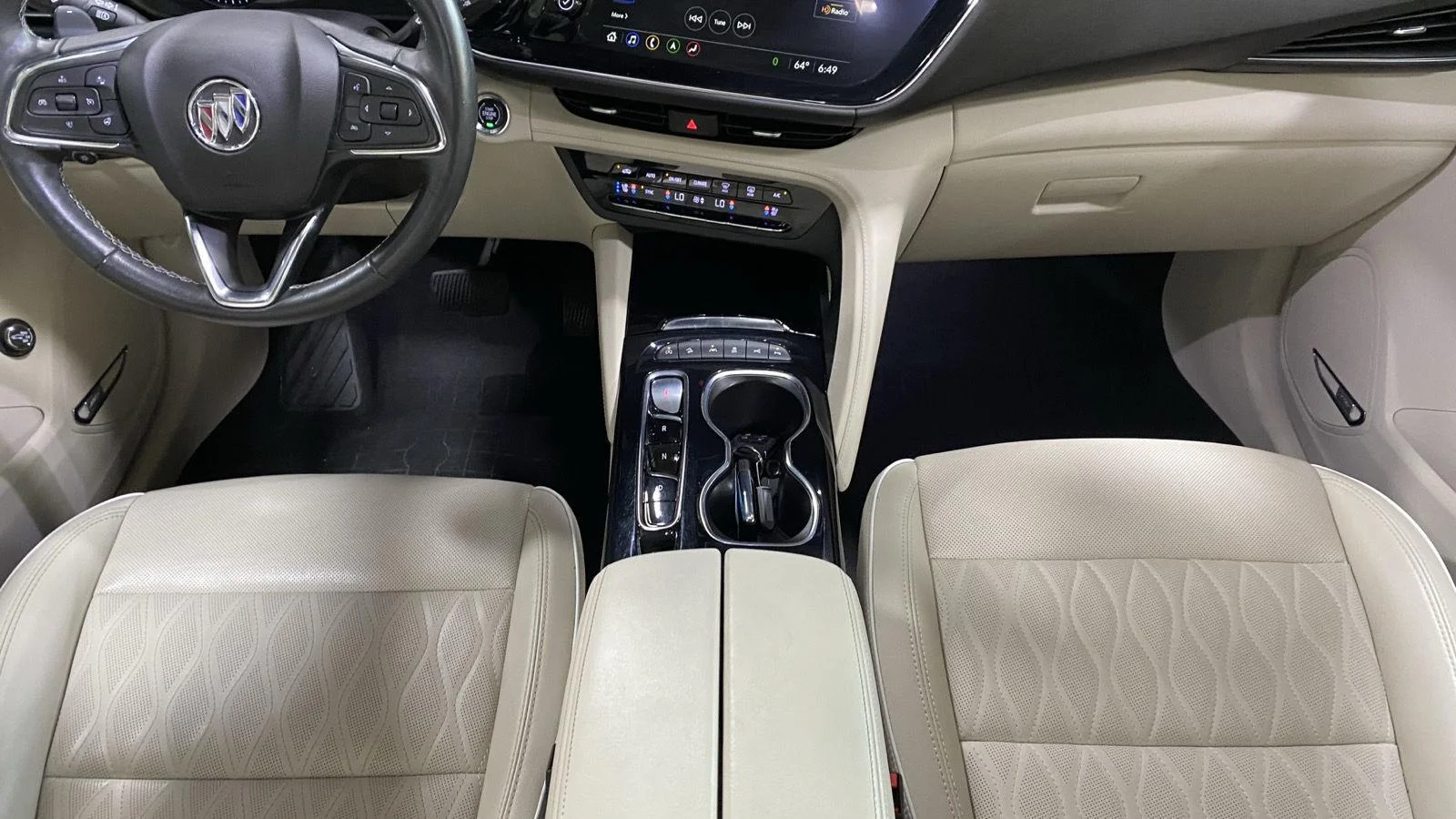 Used 2023 White Frost Tricoat Buick Avenir image 14