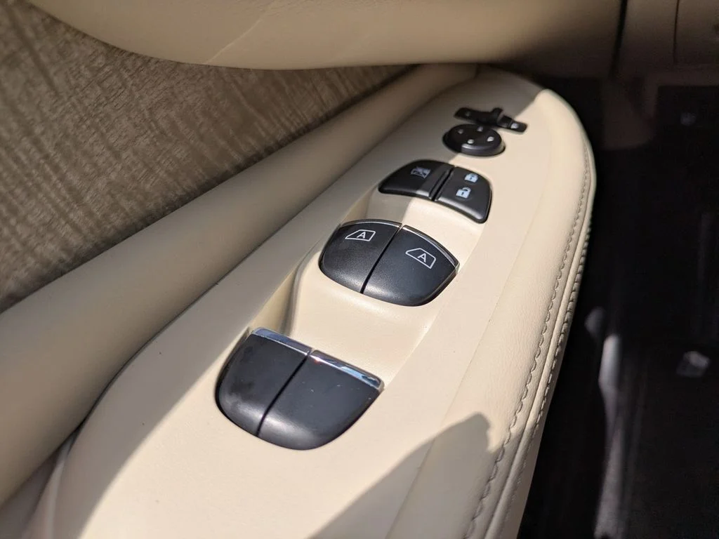 Used 2024 White Nissan SL image 28