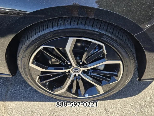 Used 2025 Super Black NISSAN 2.5 SR image 20