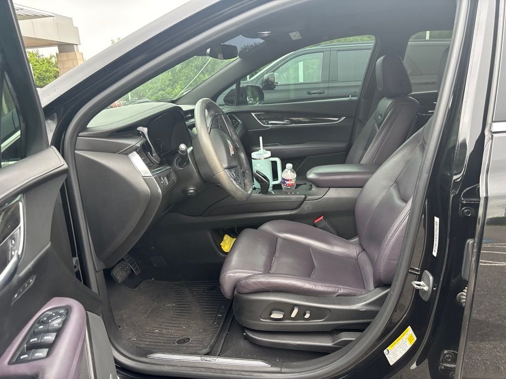 Used 2017 Black Cadillac Premium Luxury image 8