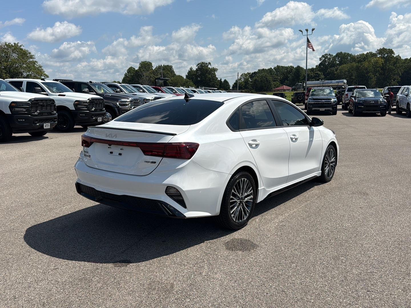 Used 2024 Snow White Pearl Kia GT-Line image 23