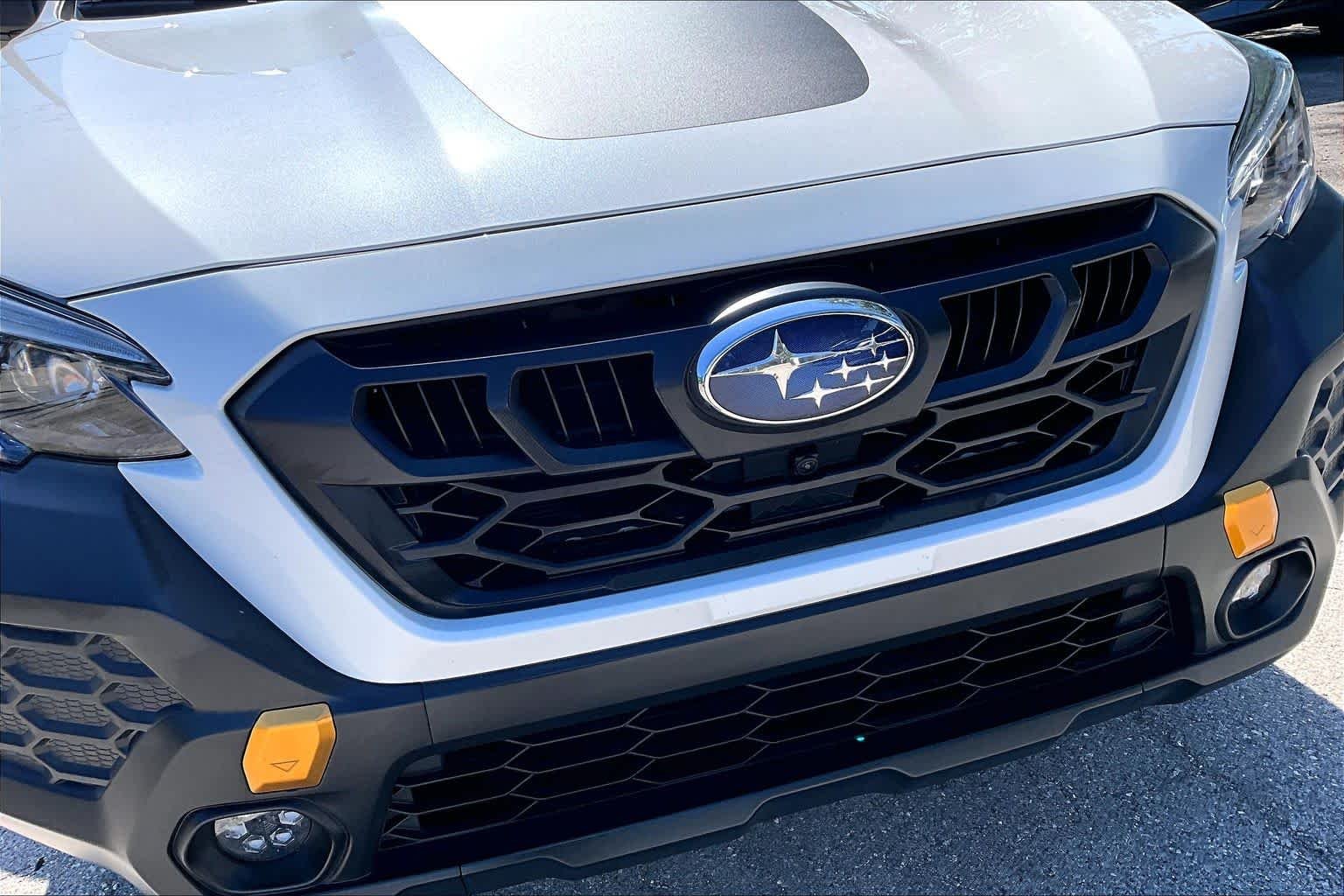 Used 2025 Crystal White Pearl Subaru Wilderness image 30