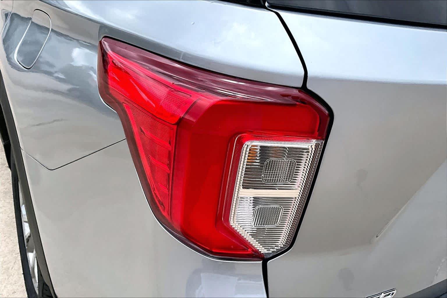 Used 2023 Iconic Silver Ford Limited image 21