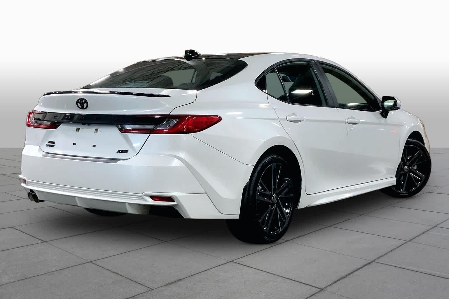 Used 2025 Wind Chill Pearl Toyota XSE image 13