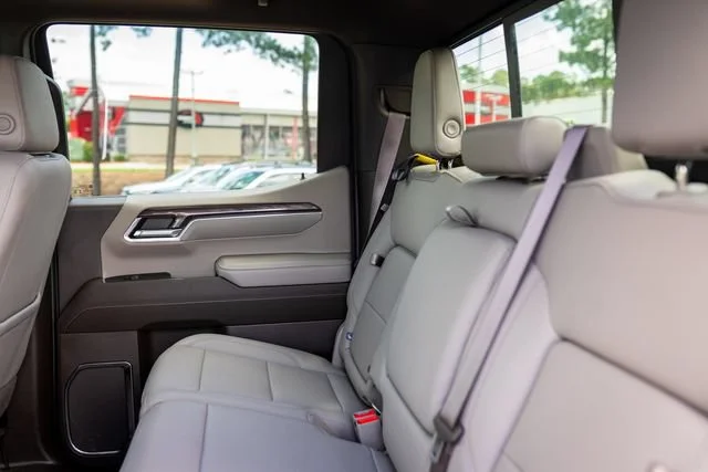 Used 2024 Summit White Chevrolet LTZ image 27