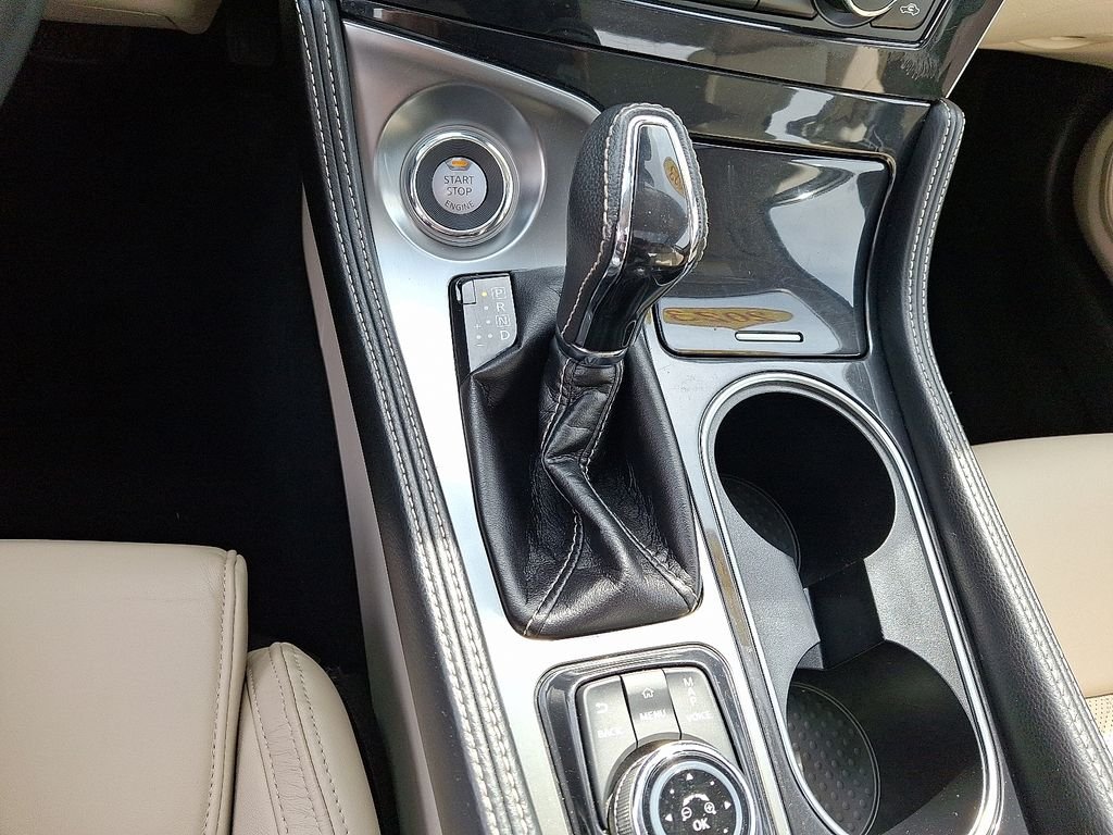 Used 2023 Black Nissan Platinum image 16