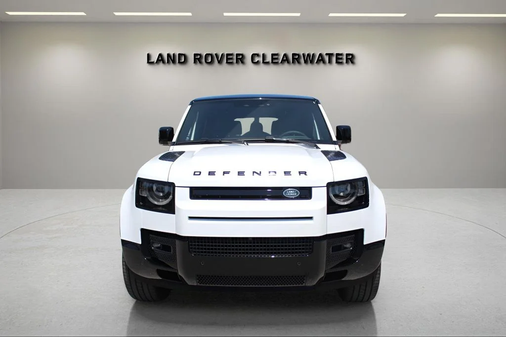 2025 Land Rover Defender X-Dynamic SE - Photo 8