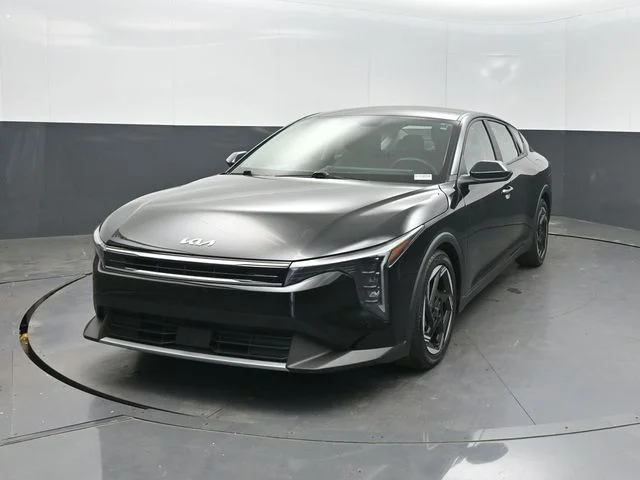 2025 Kia K4 EX AT's photo