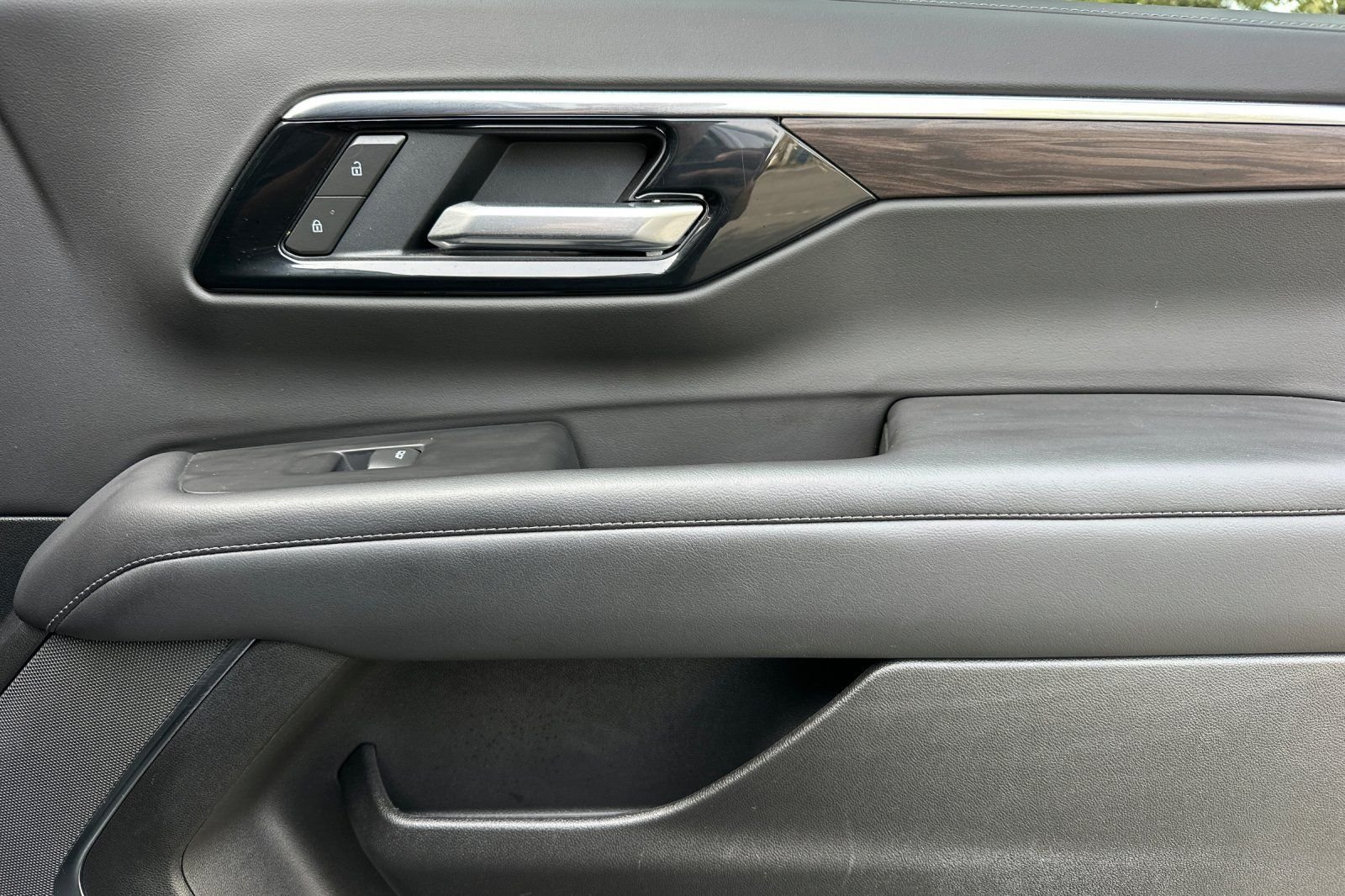 Used 2025 Gray Chevrolet LT image 24