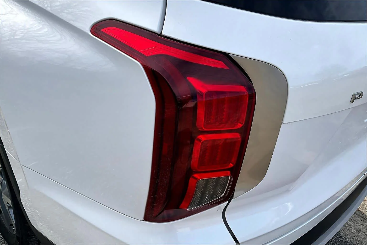 Used 2020 Hyper White Hyundai SEL image 29