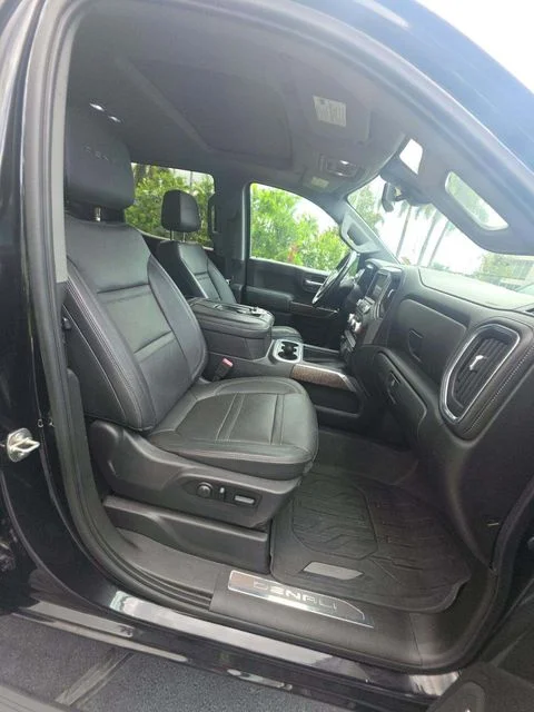 Used 2019 Black GMC Denali image 4