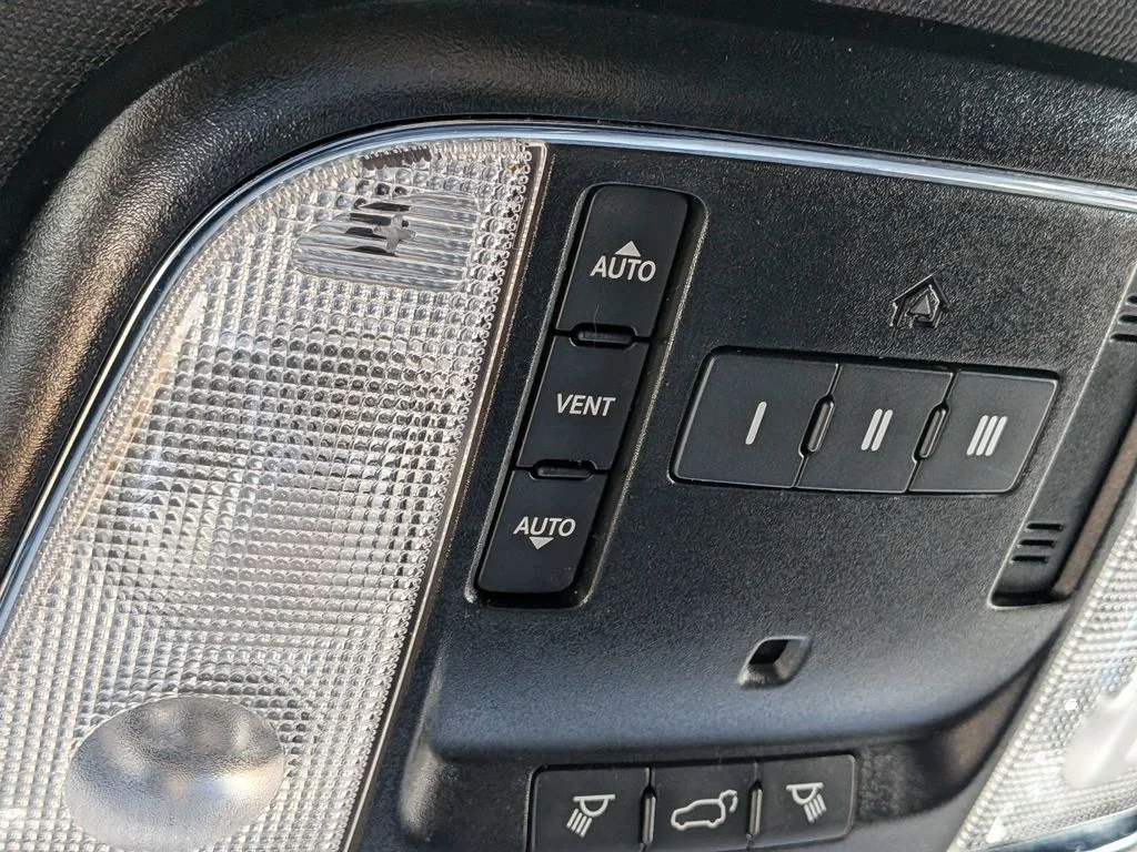 Used 2020 Blue Jeep Limited image 22