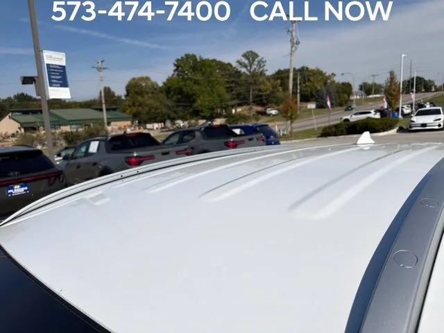 Used 2021 White Hyundai Value image 11