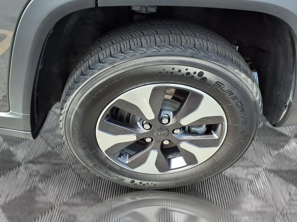 Certified Used 2024 Gray Jeep 4xe image 21