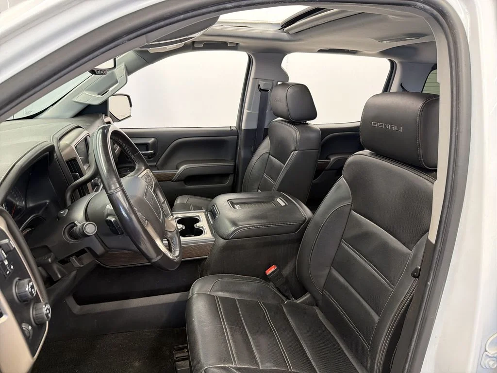 Used 2017 White GMC Denali image 13