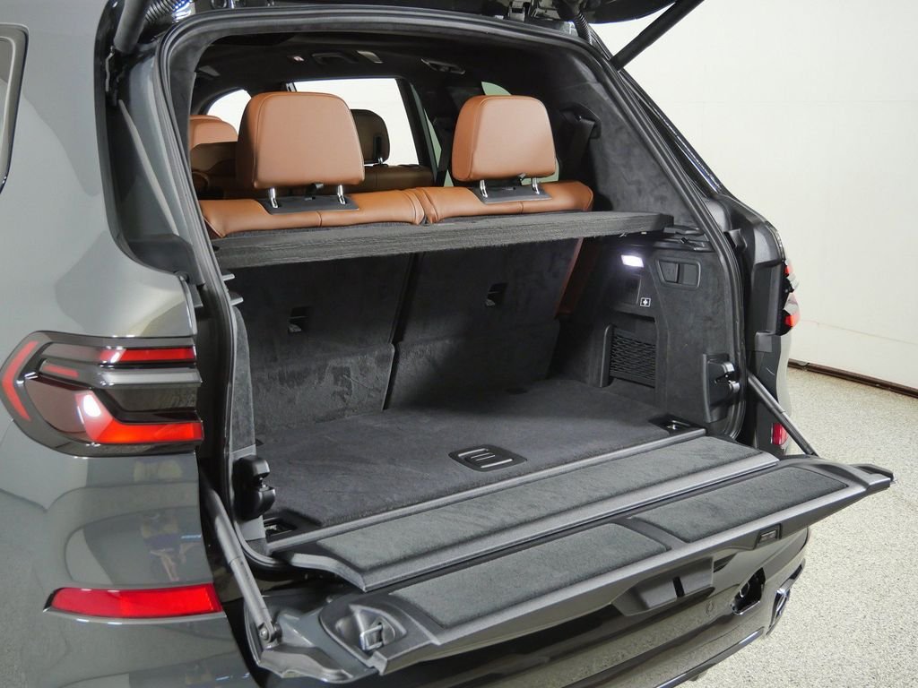 New 2027 Dravit Grey Metallic BMW xDrive40i image 31