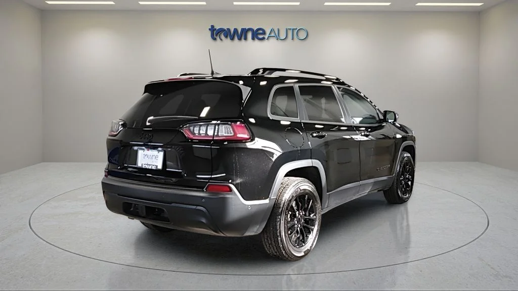 Used 2023 Black Jeep Altitude image 32