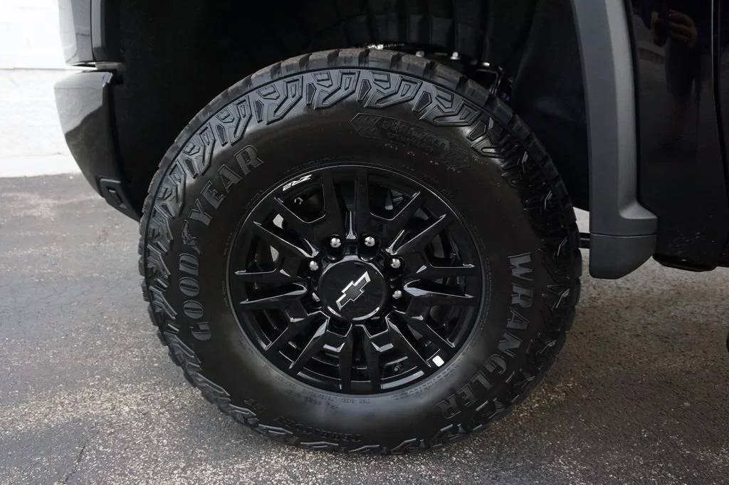 New 2026 Black Chevrolet ZR2 image 31