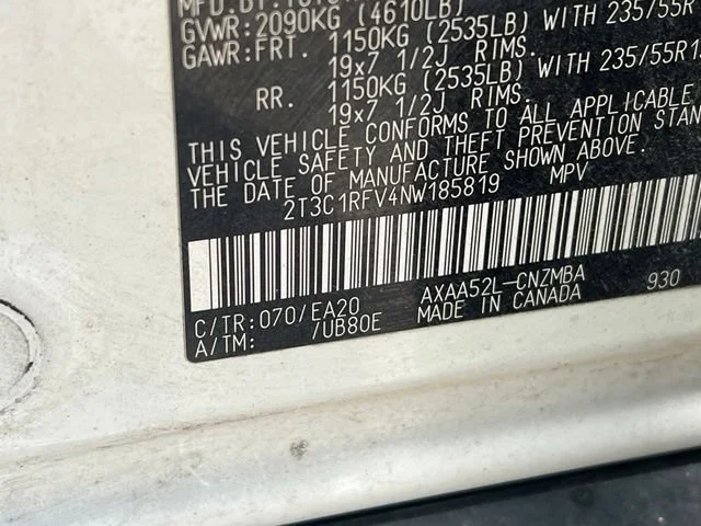 Used 2022 White Toyota XLE Premium image 15