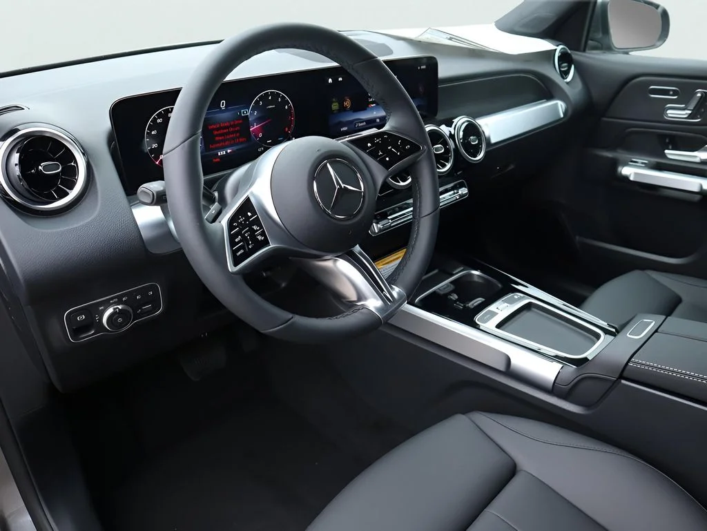 New 2026 Mountain Grey Metallic Mercedes-Benz GLB 250 image 30