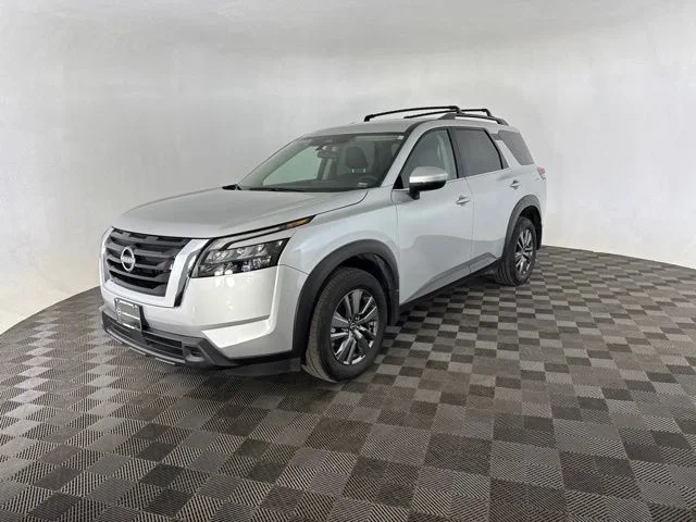 Used 2025 Silver Nissan SV image 3