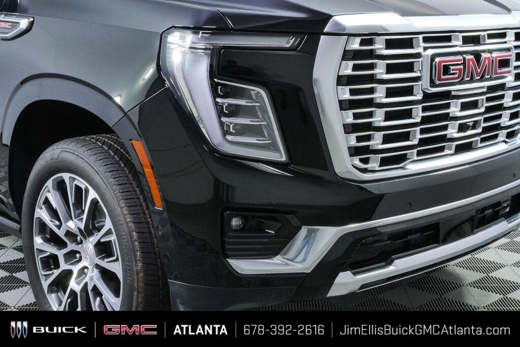 2026 GMC Yukon XL Denali - Photo 8