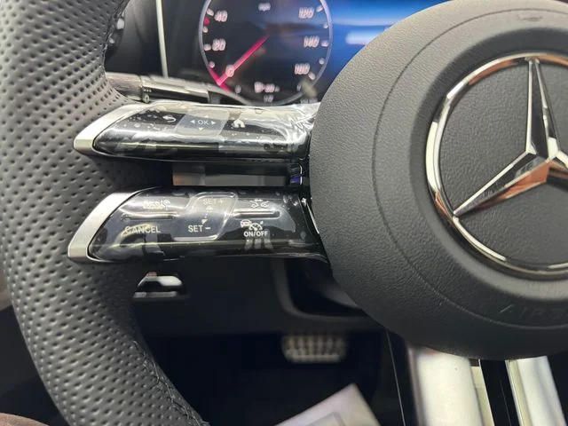 New 2027 Black Mercedes-Benz GLC 300 image 24