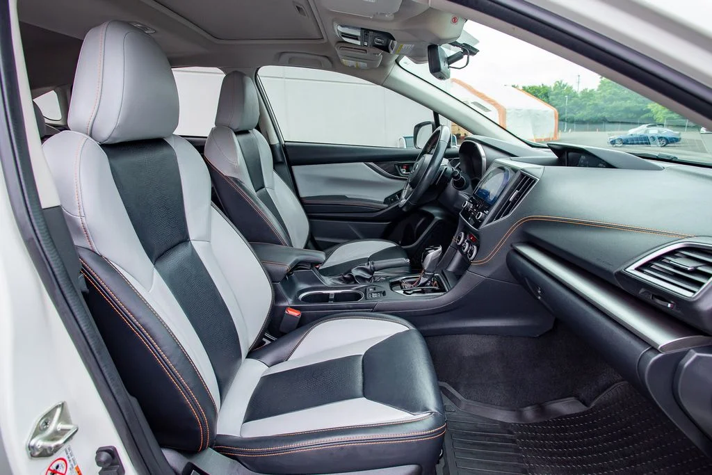 Used 2020 Crystal White Pearl Subaru Limited image 19