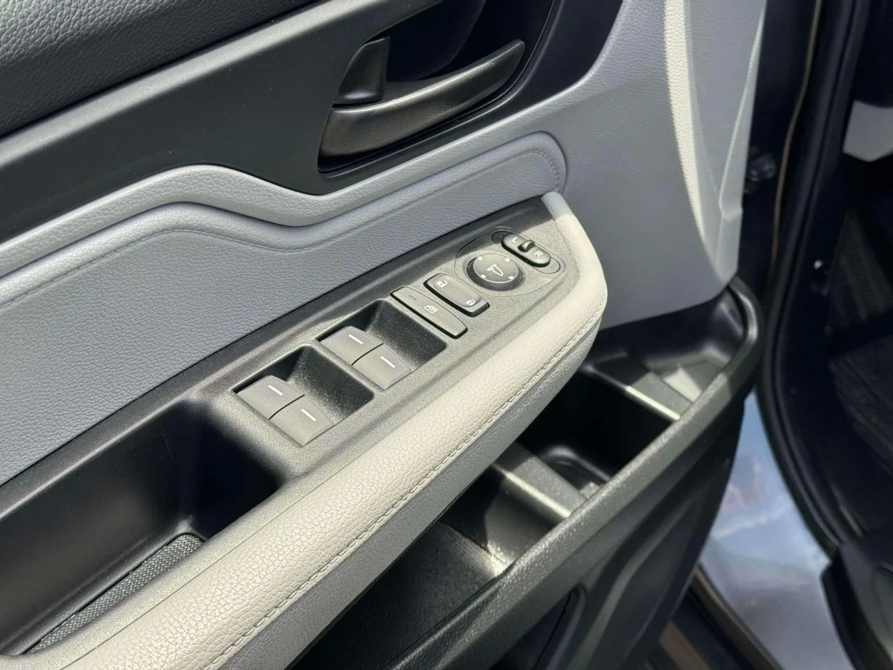 2024 Honda Odyssey EX - Photo 22